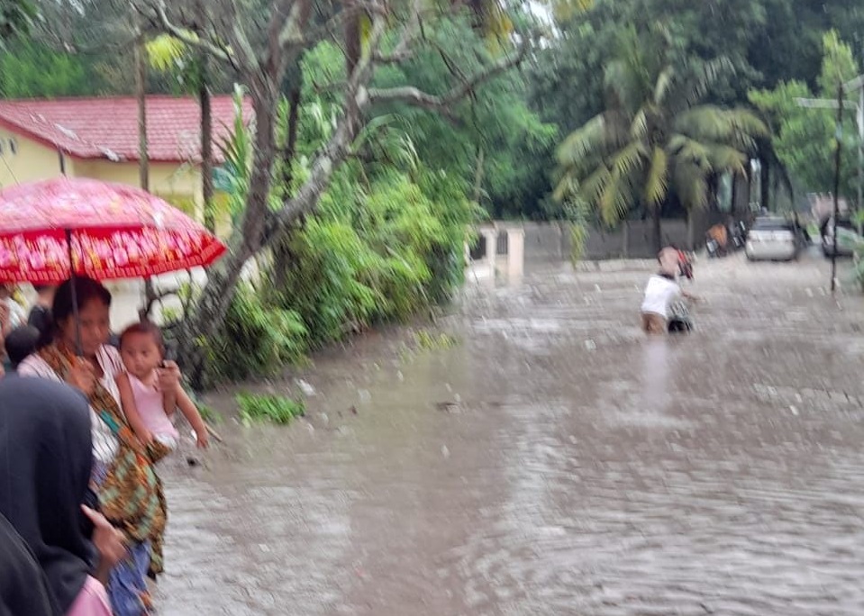 Sungai Meluap, Permukiman Warga di Praya Timur Kebanjiran