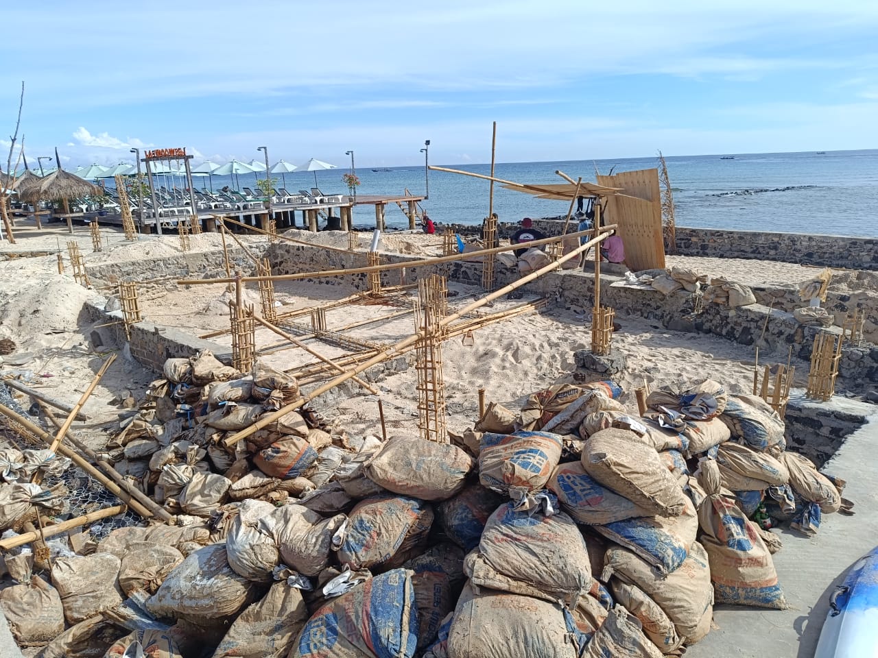 Penertiban Pembangunan di Pantai Gili Trawangan Belum Tuntas