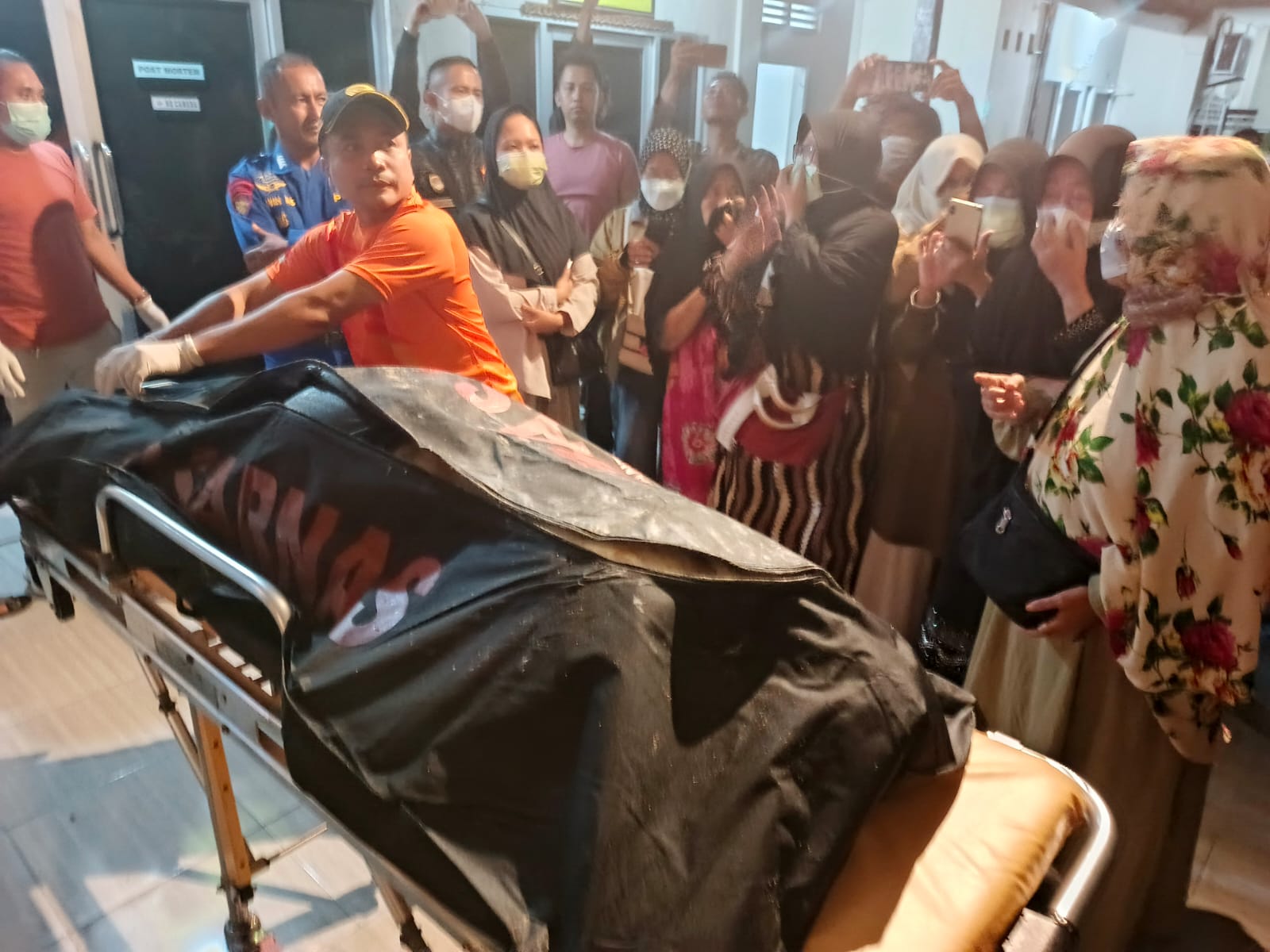 Korban Hilang di Pantai Mangsit Ditemukan Meninggal Dunia di Pantai Batu Putih