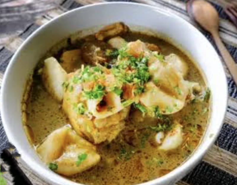  Lontong Kikil Tanpa Tulang Harga Rp15 Ribu di Mataram, Laris Manis Sejak Pagi