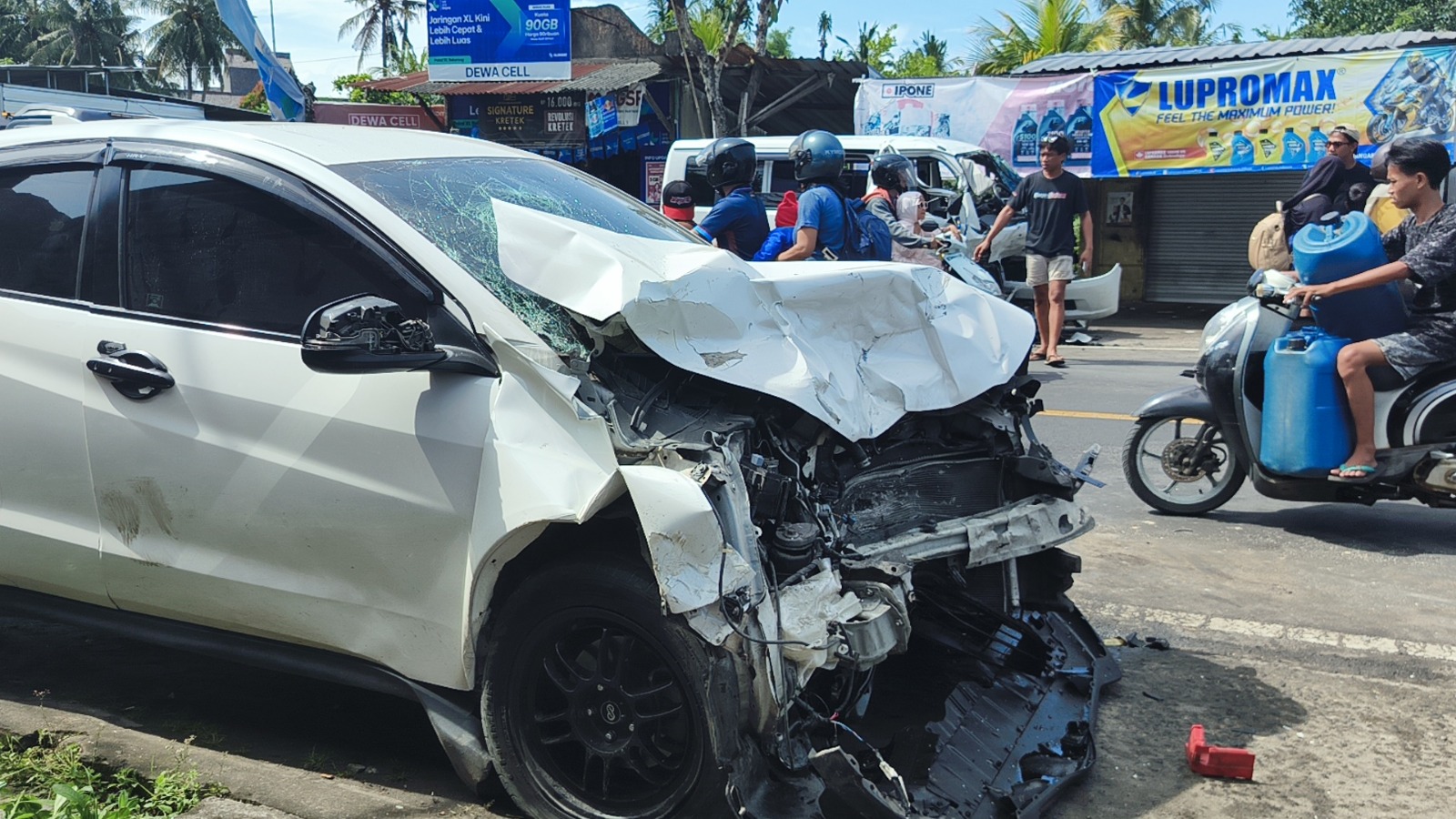 Insiden Maut Nyaris Terjadi di Senggigi, Tiga Kendaraan Bertabrakan Dini Hari