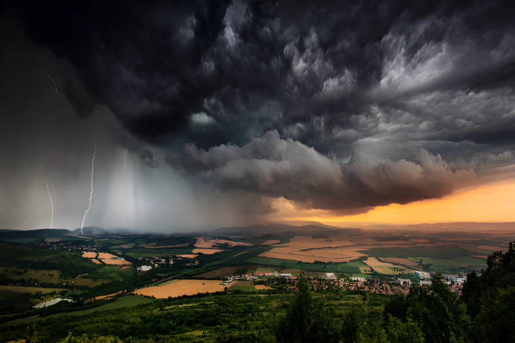 BMKG Keluarkan Peringatan Dini, Hujan Lebat Berpotensi Disertai Petir dan Angin Kencang Landa NTB Pagi Ini