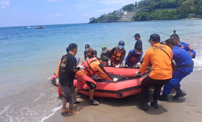 Warga Senggigi Geger, Mayat Pria Tanpa Identitas Mengapung di Laut