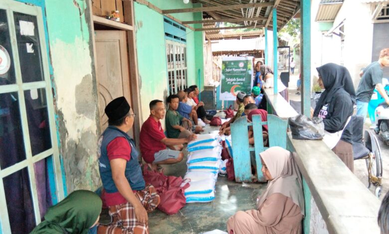 Jelajah Sosial Autore Salurkan Bingkisan Lebaran untuk 180 Disabilitas di Lombok Timur