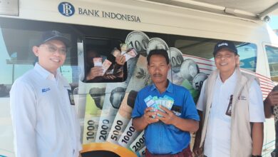 Dikira Jadi Abu, Uang Warga Sade Ternyata Masih Bernilai